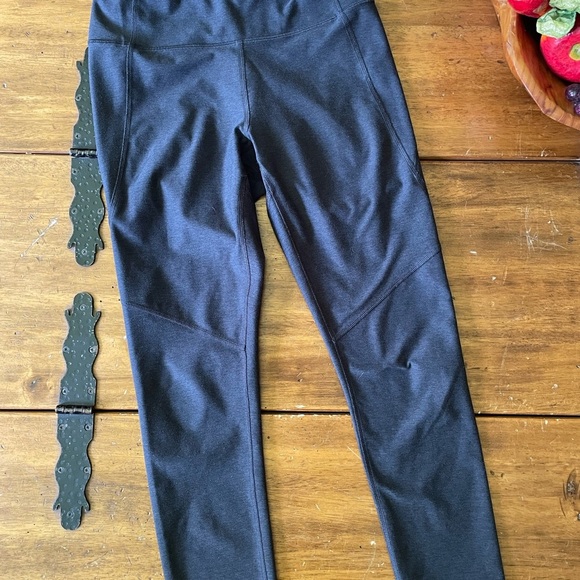 Outdoor Voices Leggings Striped Black Grey Cropped Athletic Pants Small S - Picture 4 of 7